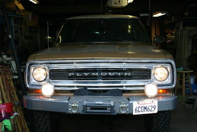 front2 winch and lights.jpg
