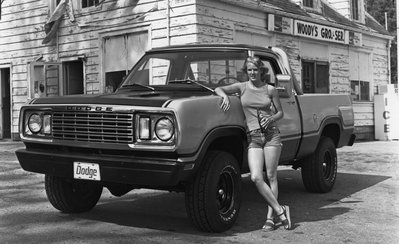 1979_Dodge_Macho_Power_Wagon.jpg